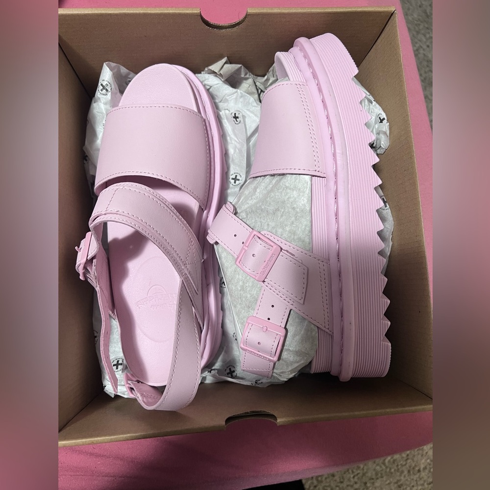 Dr. Martens Voss